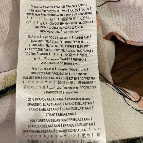 NWT Guess Karlotta Blushing Azalea Print Ivory Floral V-Neck Crop Top Blouse L - Picture 11 of 13